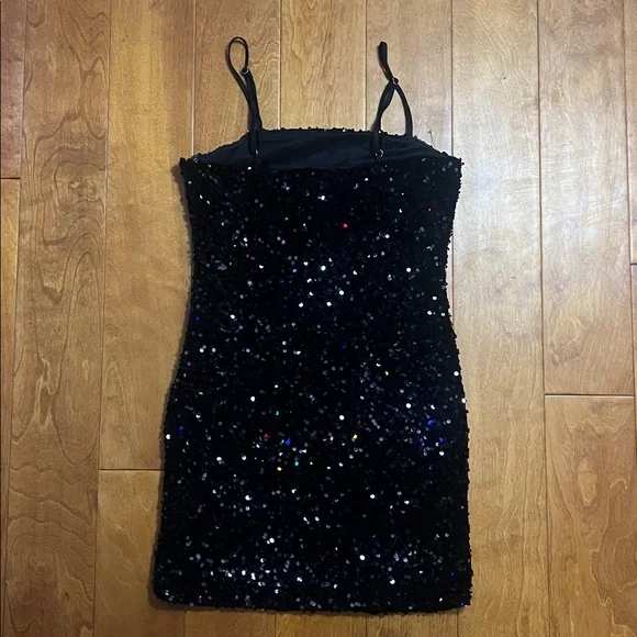 Forever 21 Sequins Mini Dress Size M Stretch Festive Holiday Party Cocktail GNO - Picture 8 of 10